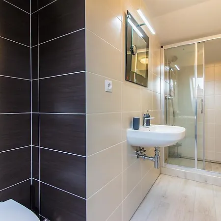 Apartamento Duplex Design In Karlin By Easybnb *