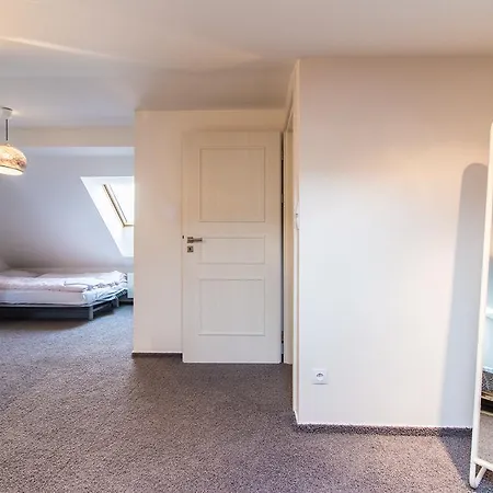 Apartamento Duplex Design In Karlin By Easybnb